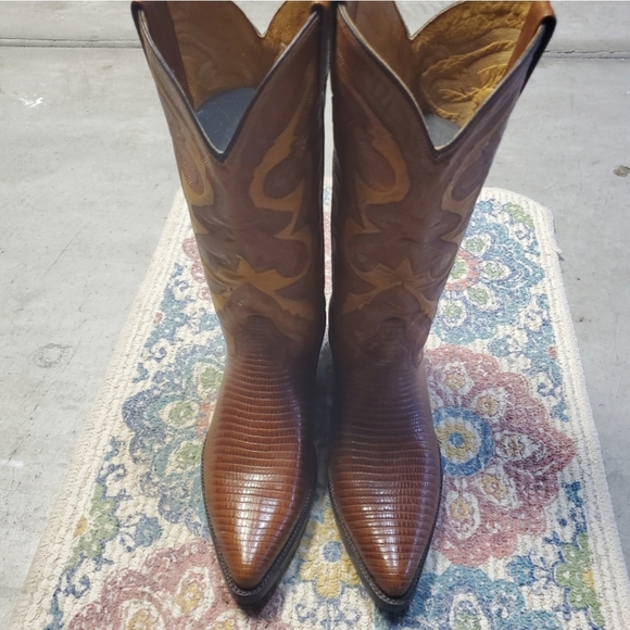 Lizard Artisan Western Boots⭐ - Picture 2 of 8